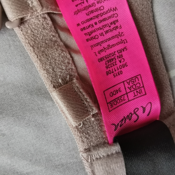 La Senza DD34. Any 2 bras for $30 - Picture 4 of 4